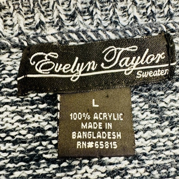 Evelyn Taylor - Navy Sweater with ruffles - Size: Large - Picture 5 of 6
